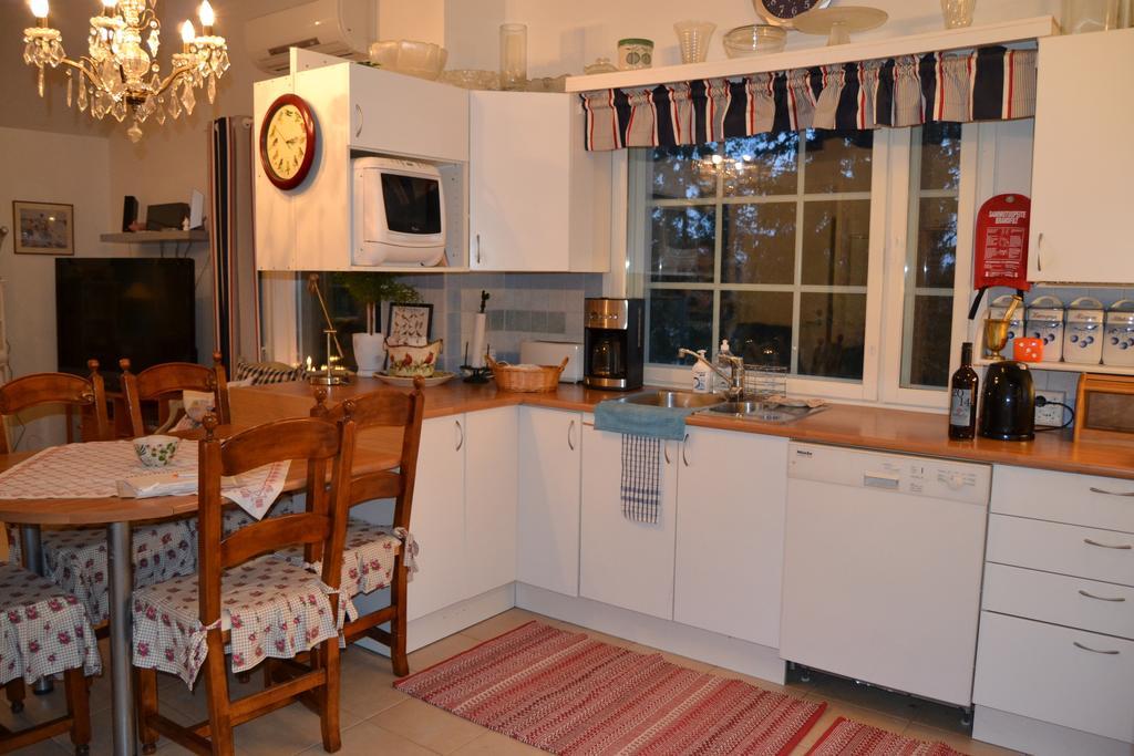 Villa Linnunlaulu Loparo Стая снимка